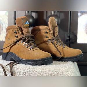 Hiking boots size 7.5